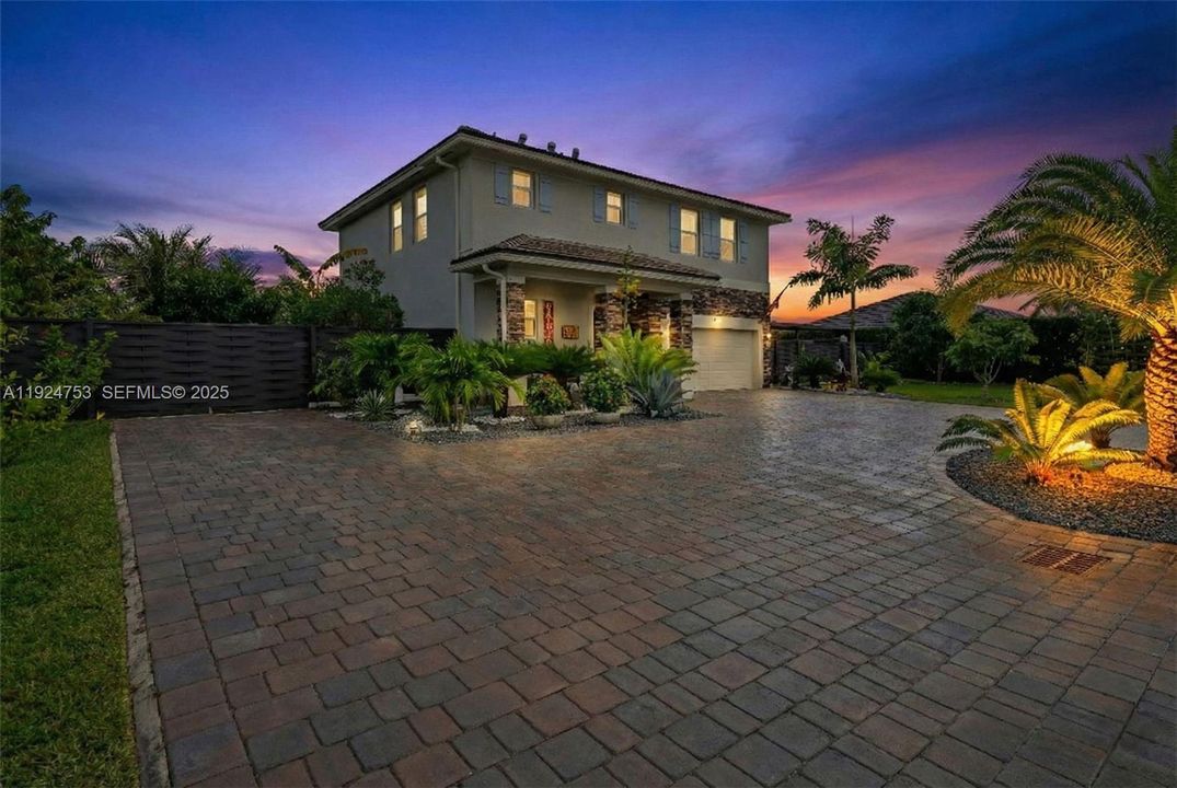 For Sale: $1,050,000 (4 beds, 3 baths, 2204 Square Feet)