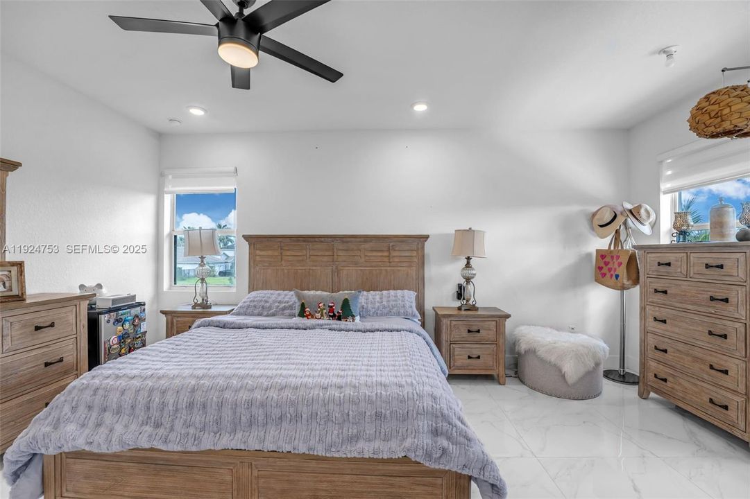 For Sale: $1,050,000 (4 beds, 3 baths, 2204 Square Feet)