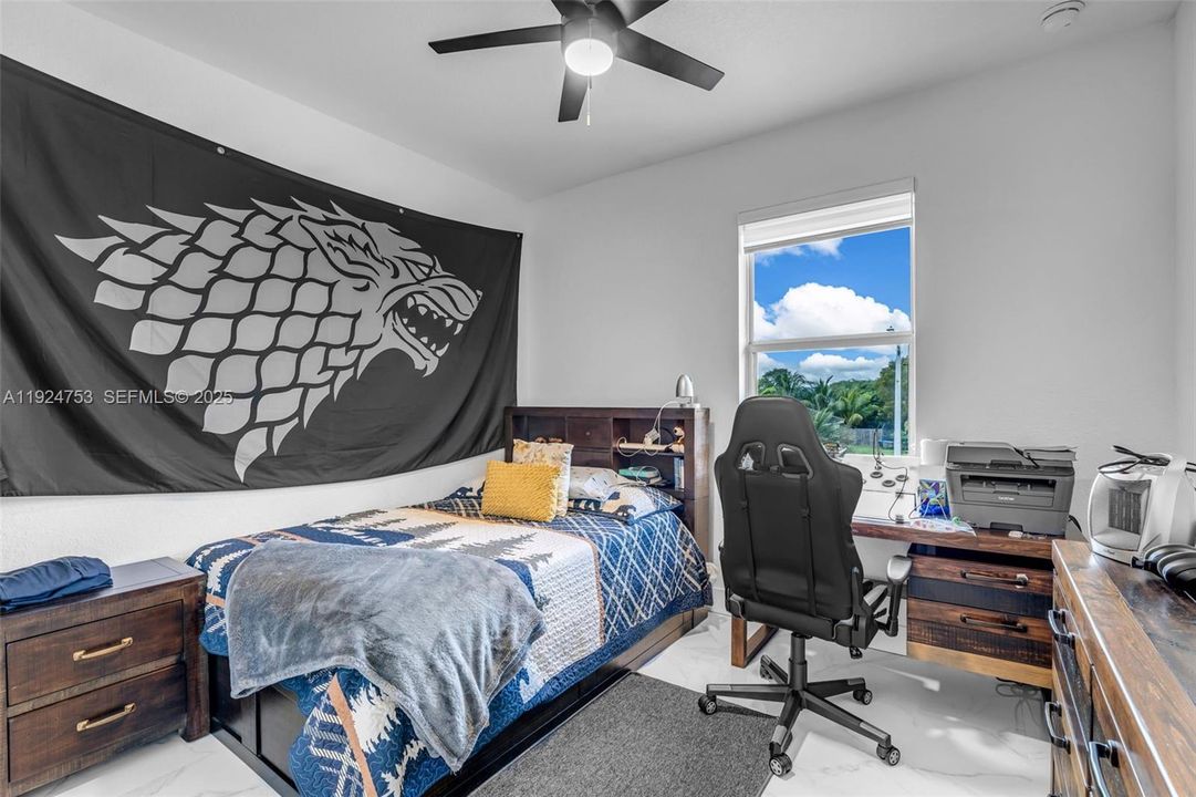 For Sale: $1,050,000 (4 beds, 3 baths, 2204 Square Feet)