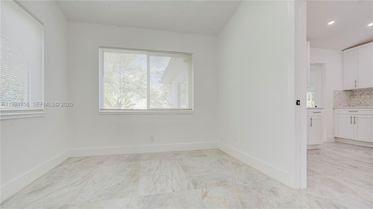 待售: $465,000 (2 贝兹, 2 浴室, 1218 平方英尺)