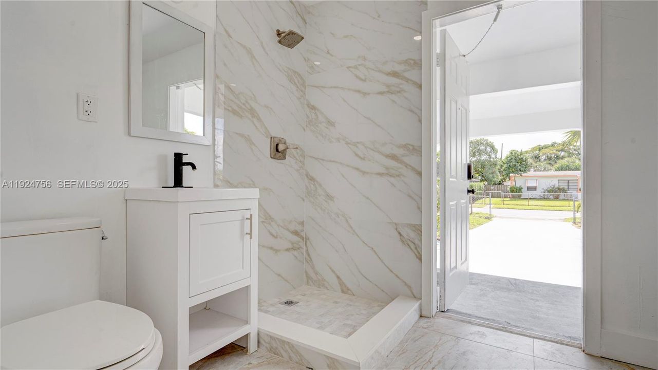 待售: $465,000 (2 贝兹, 2 浴室, 1218 平方英尺)