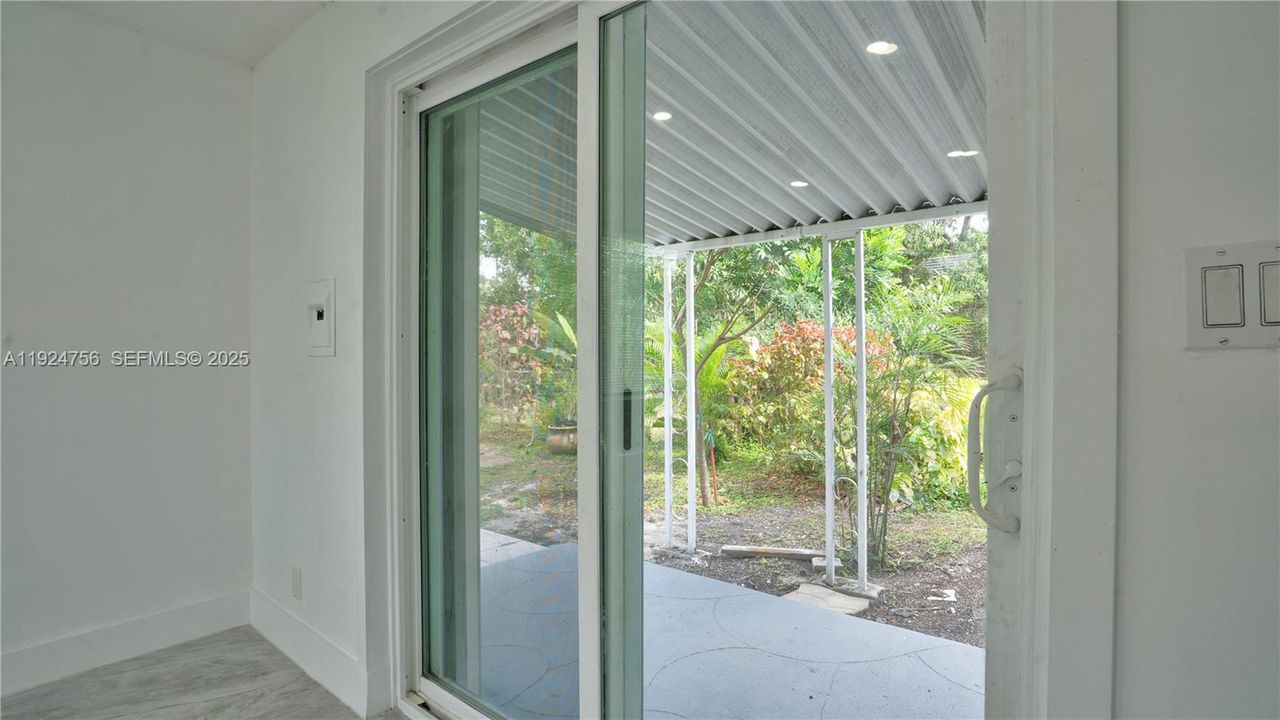 待售: $465,000 (2 贝兹, 2 浴室, 1218 平方英尺)