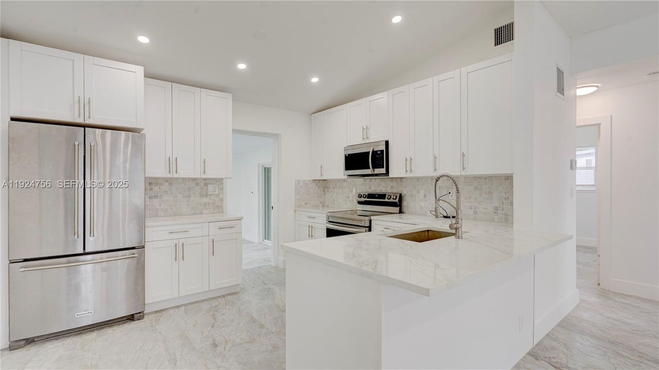 待售: $465,000 (2 贝兹, 2 浴室, 1218 平方英尺)