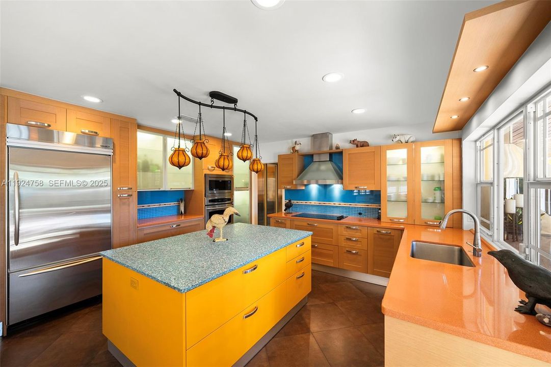 En Venta: $1,995,000 (4 camas, 3 baños, 3379 Pies cuadrados)