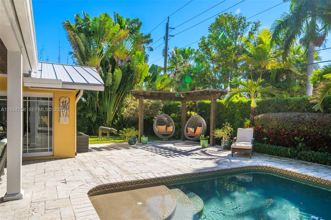 En Venta: $1,995,000 (4 camas, 3 baños, 3379 Pies cuadrados)