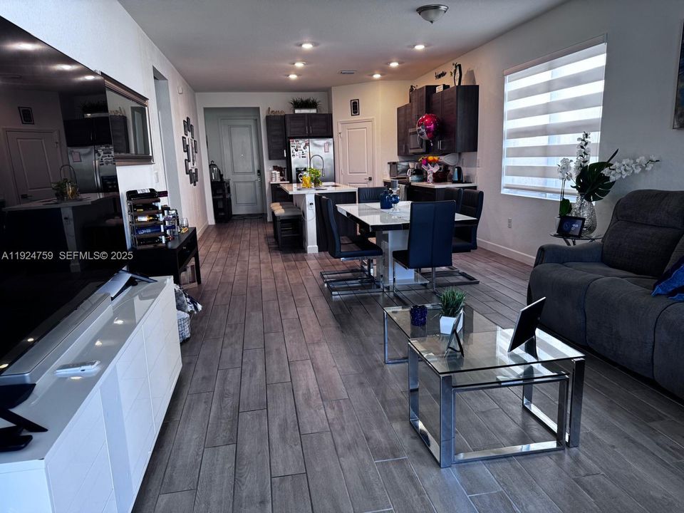 For Rent: $3,700 (4 beds, 2 baths, 2944 Square Feet)