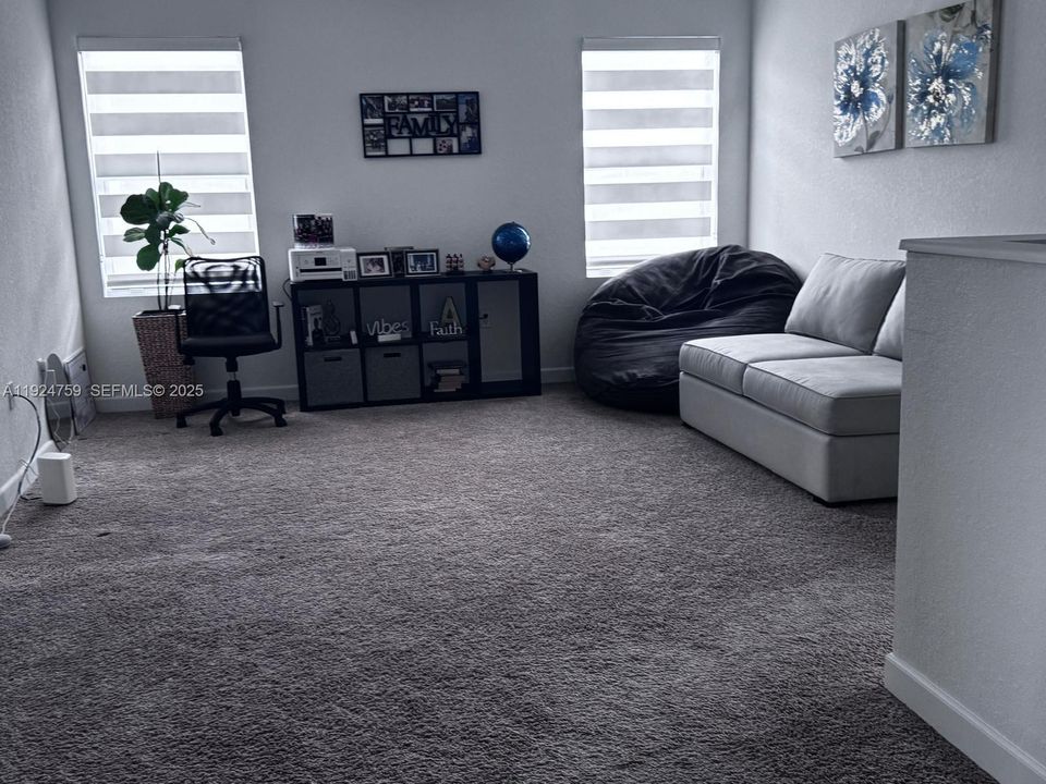 For Rent: $3,700 (4 beds, 2 baths, 2944 Square Feet)