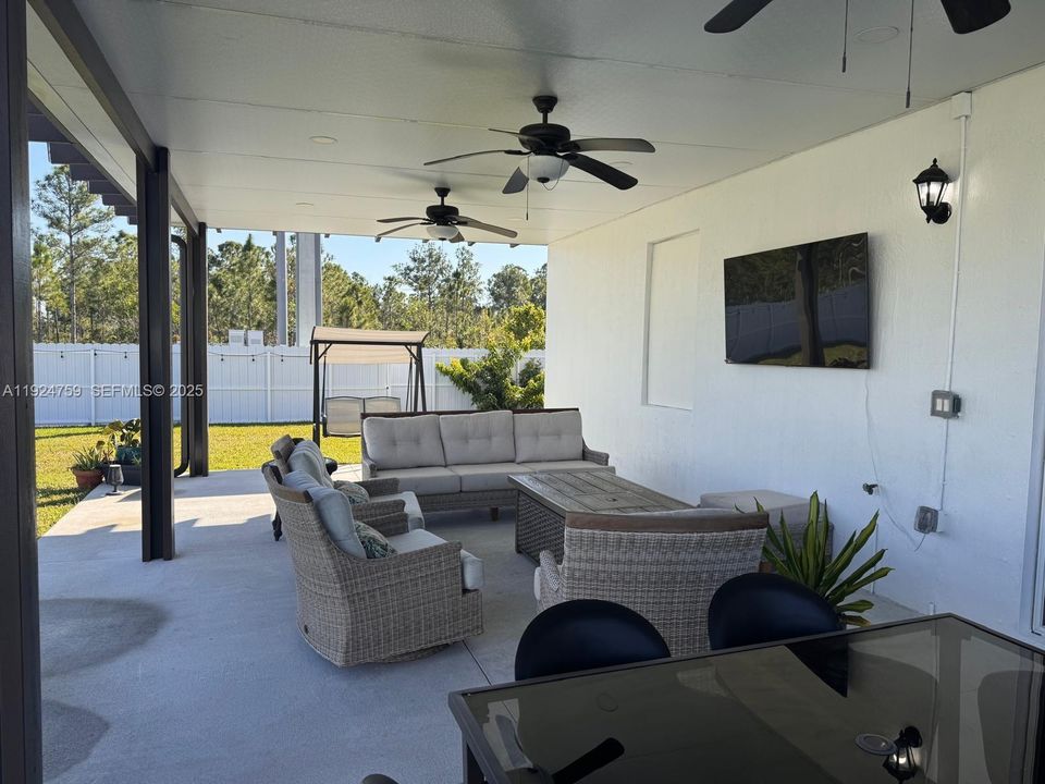 For Rent: $3,700 (4 beds, 2 baths, 2944 Square Feet)