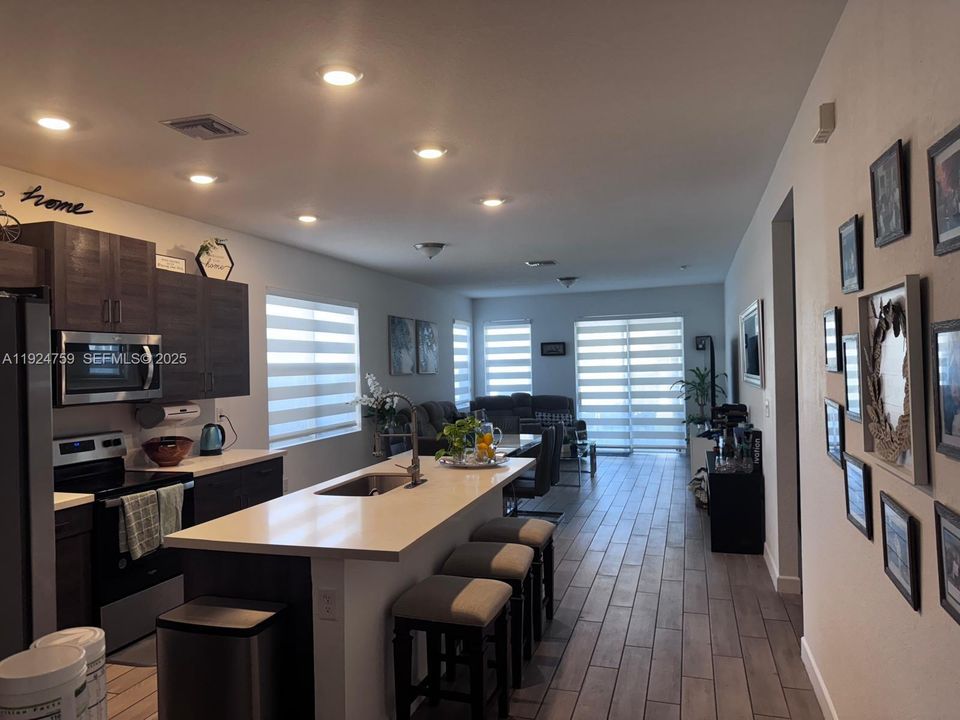 For Rent: $3,700 (4 beds, 2 baths, 2944 Square Feet)