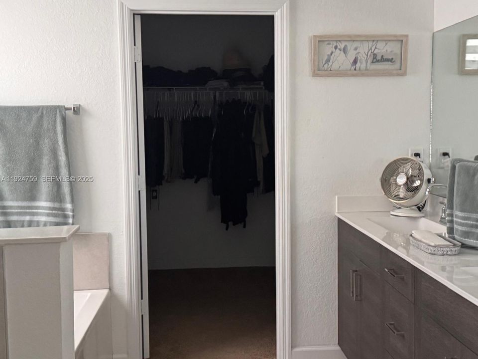 For Rent: $3,700 (4 beds, 2 baths, 2944 Square Feet)