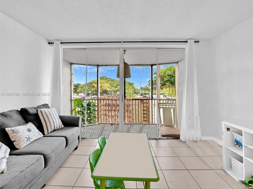 待售: $149,500 (1 贝兹, 1 浴室, 1036 平方英尺)