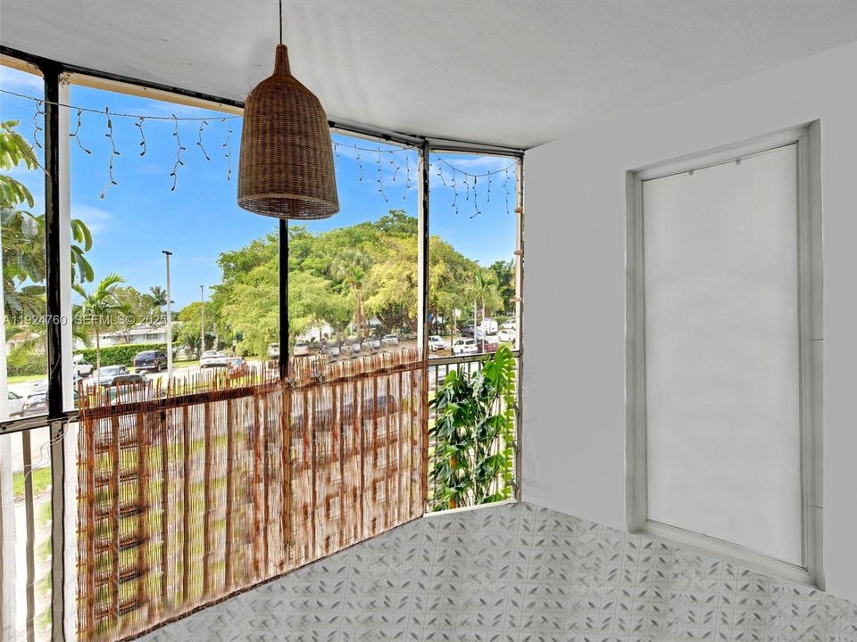 待售: $149,500 (1 贝兹, 1 浴室, 1036 平方英尺)