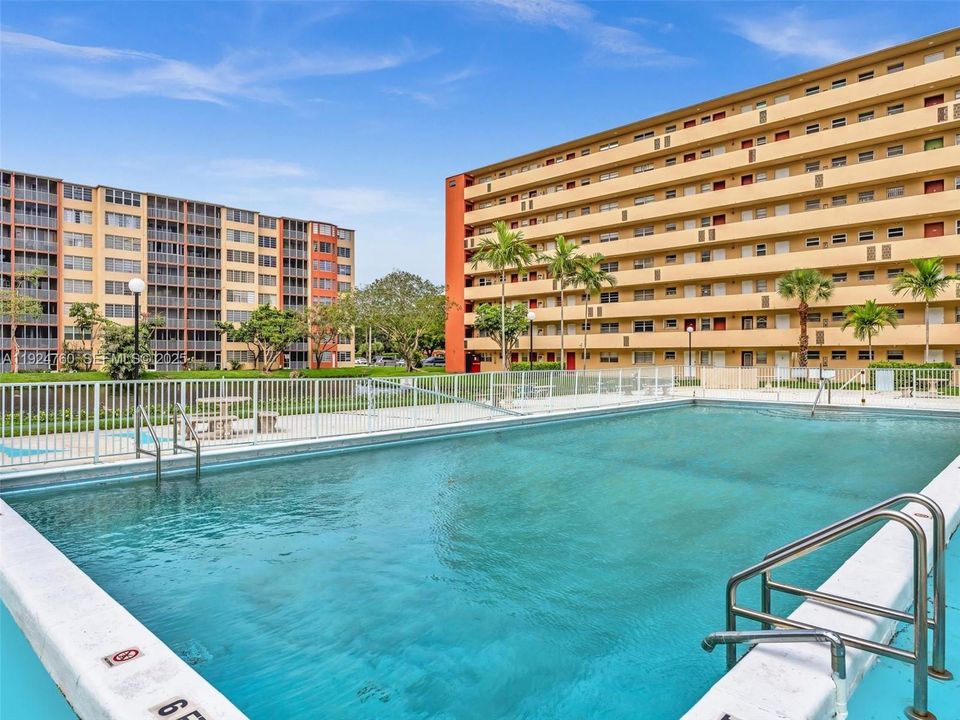 待售: $149,500 (1 贝兹, 1 浴室, 1036 平方英尺)