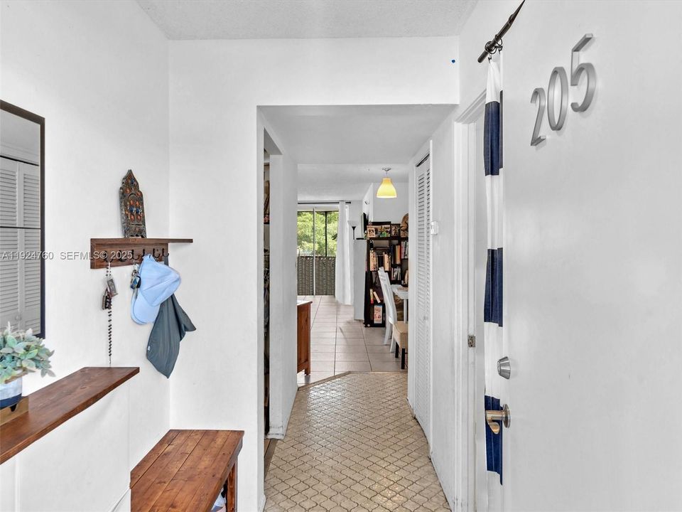 待售: $149,500 (1 贝兹, 1 浴室, 1036 平方英尺)