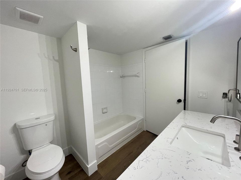 For Rent: $2,799 (3 beds, 2 baths, 1270 Square Feet)