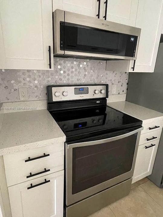 For Rent: $2,799 (3 beds, 2 baths, 1270 Square Feet)