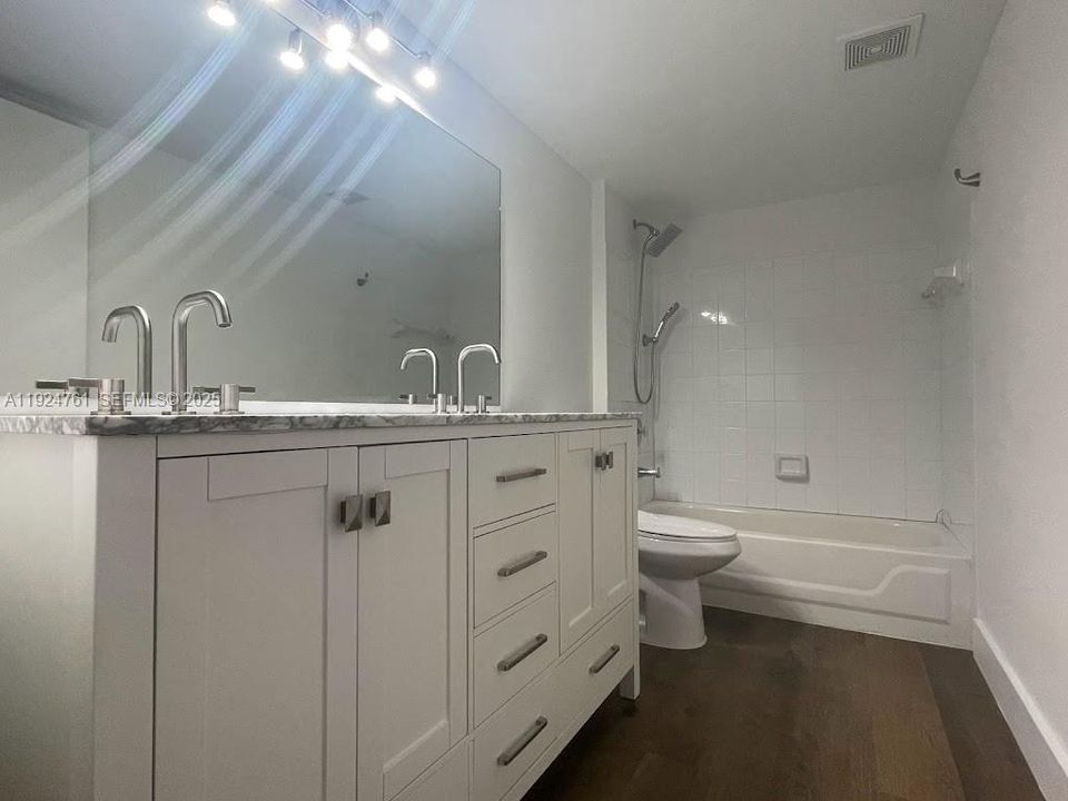 For Rent: $2,799 (3 beds, 2 baths, 1270 Square Feet)