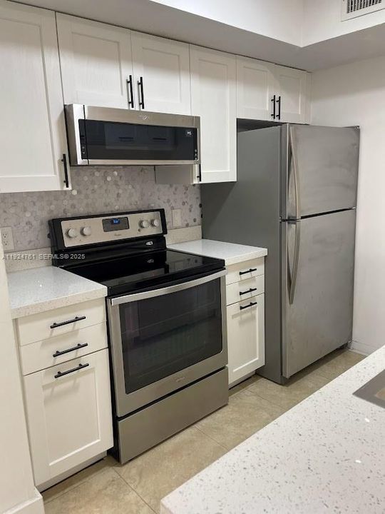 For Rent: $2,799 (3 beds, 2 baths, 1270 Square Feet)