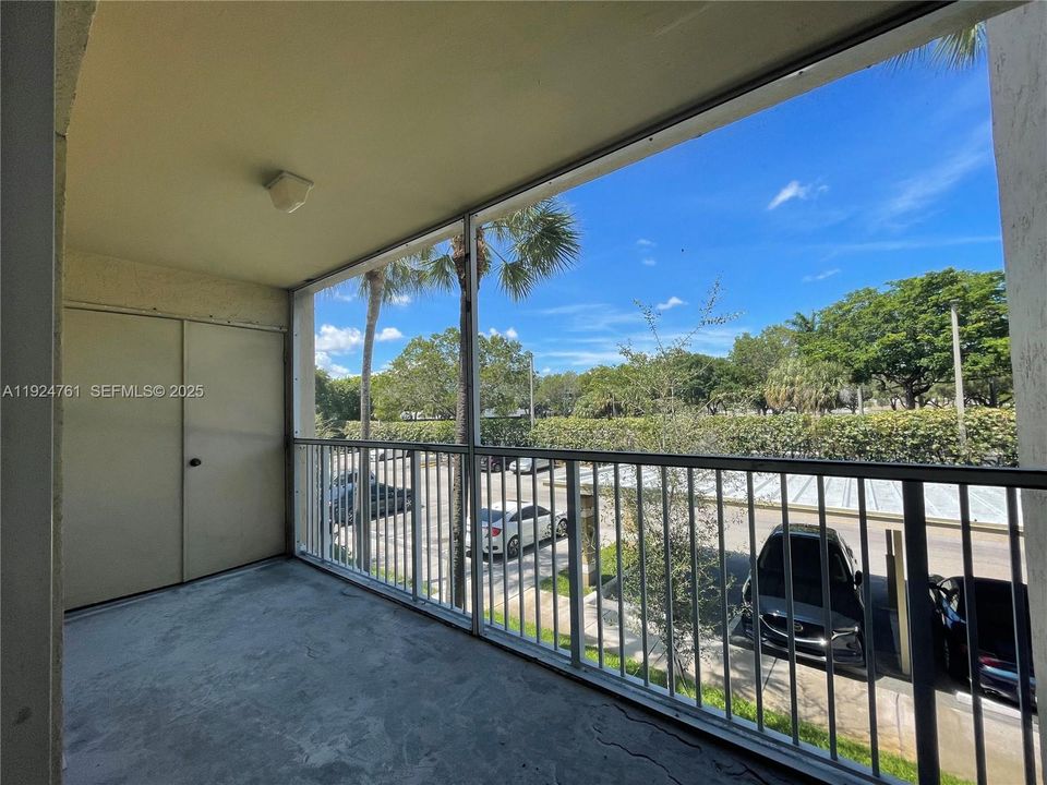 For Rent: $2,799 (3 beds, 2 baths, 1270 Square Feet)