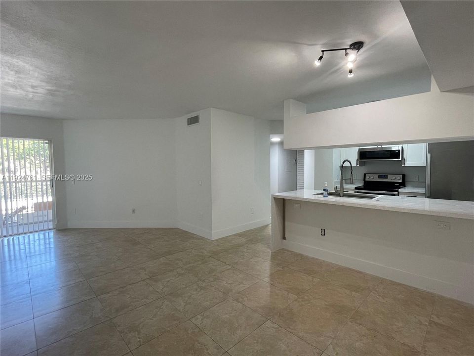 For Rent: $2,799 (3 beds, 2 baths, 1270 Square Feet)
