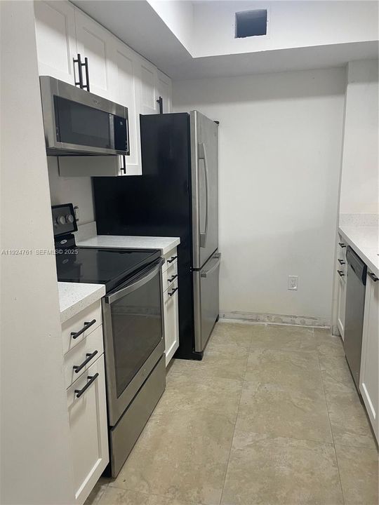 For Rent: $2,799 (3 beds, 2 baths, 1270 Square Feet)