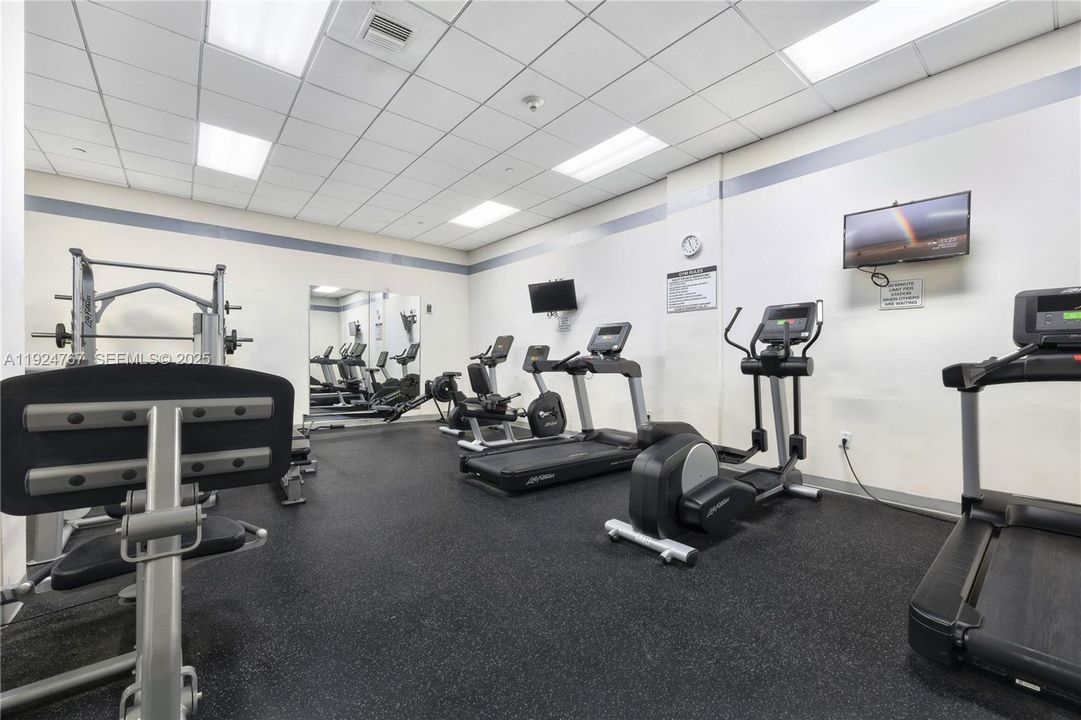 На продажу: $595,000 (2 спален, 2 ванн, 1323 Квадратных фут)