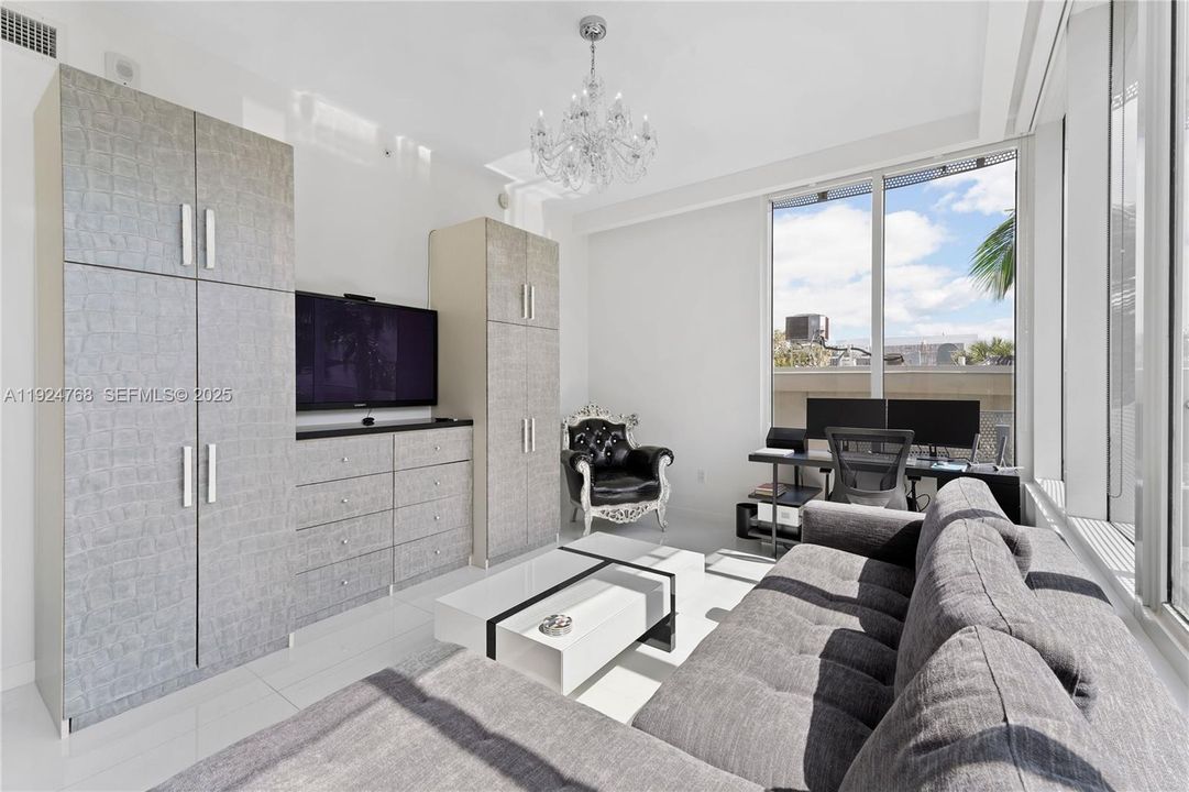 For Sale: $1,395,000 (3 beds, 2 baths, 0 Square Feet)