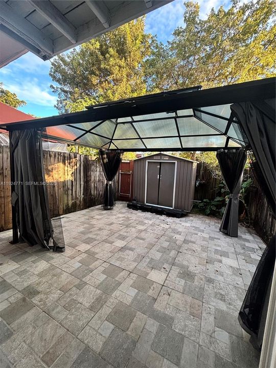 For Rent: $2,600 (2 beds, 1 baths, 1140 Square Feet)