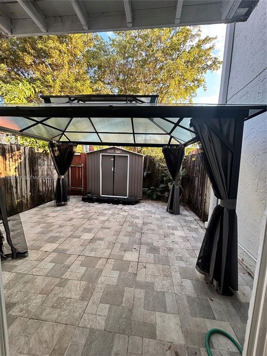 For Rent: $2,600 (2 beds, 1 baths, 1140 Square Feet)