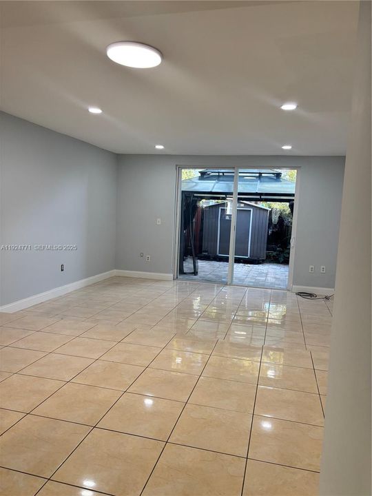 For Rent: $2,600 (2 beds, 1 baths, 1140 Square Feet)