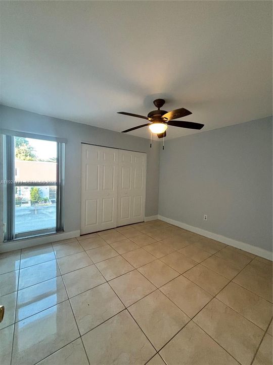For Rent: $2,600 (2 beds, 1 baths, 1140 Square Feet)