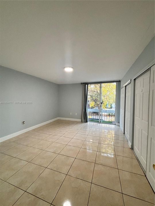 For Rent: $2,600 (2 beds, 1 baths, 1140 Square Feet)