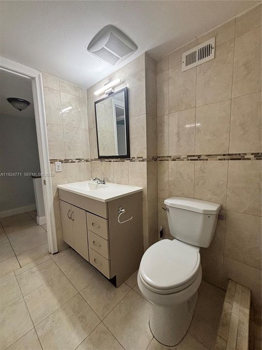 For Rent: $2,600 (2 beds, 1 baths, 1140 Square Feet)