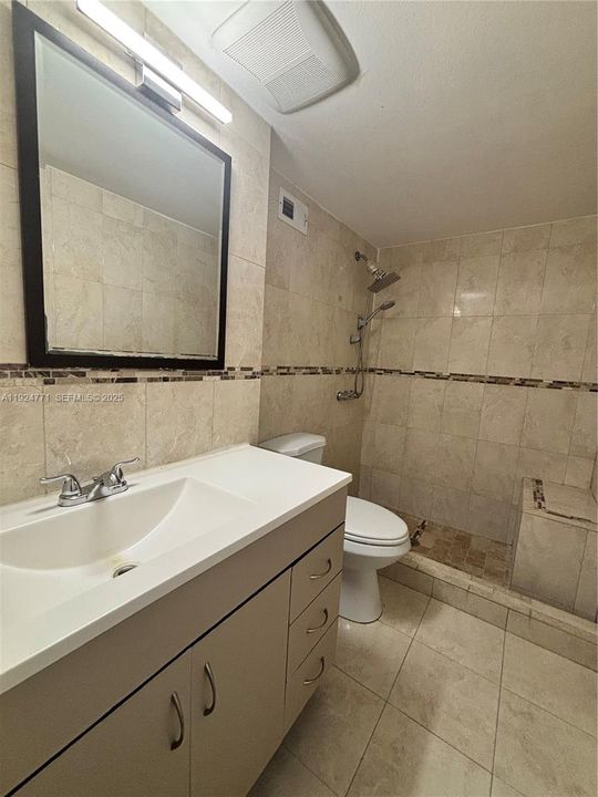 For Rent: $2,600 (2 beds, 1 baths, 1140 Square Feet)