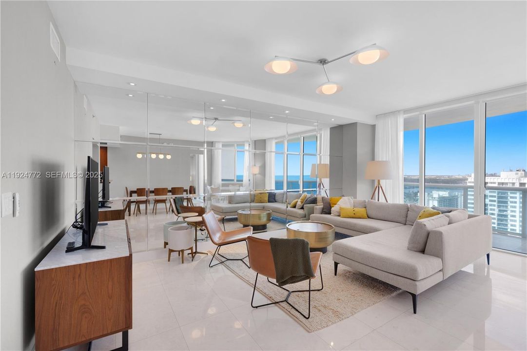 出租: $7,850 (3 贝兹, 3 浴室, 2088 平方英尺)