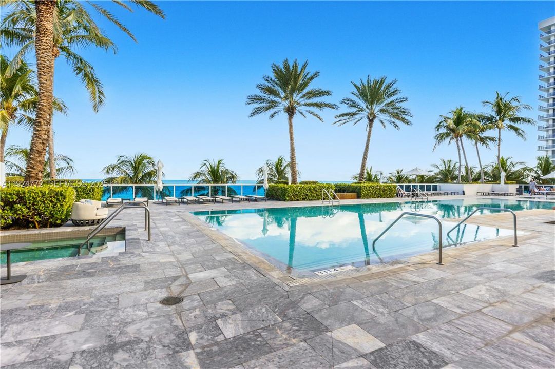 出租: $7,850 (3 贝兹, 3 浴室, 2088 平方英尺)