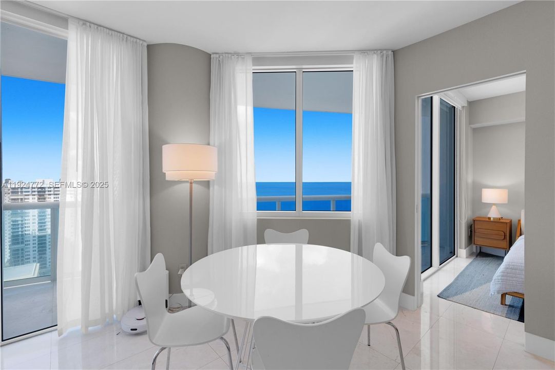 出租: $7,850 (3 贝兹, 3 浴室, 2088 平方英尺)