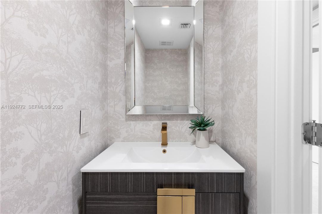 出租: $7,850 (3 贝兹, 3 浴室, 2088 平方英尺)