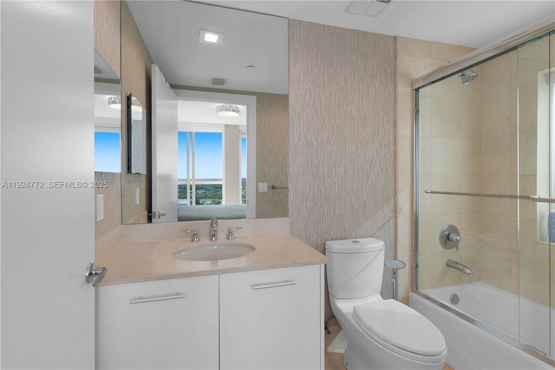 出租: $7,850 (3 贝兹, 3 浴室, 2088 平方英尺)