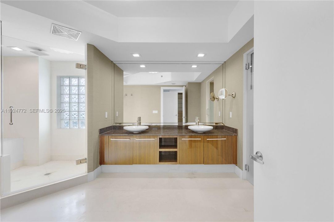 出租: $7,850 (3 贝兹, 3 浴室, 2088 平方英尺)