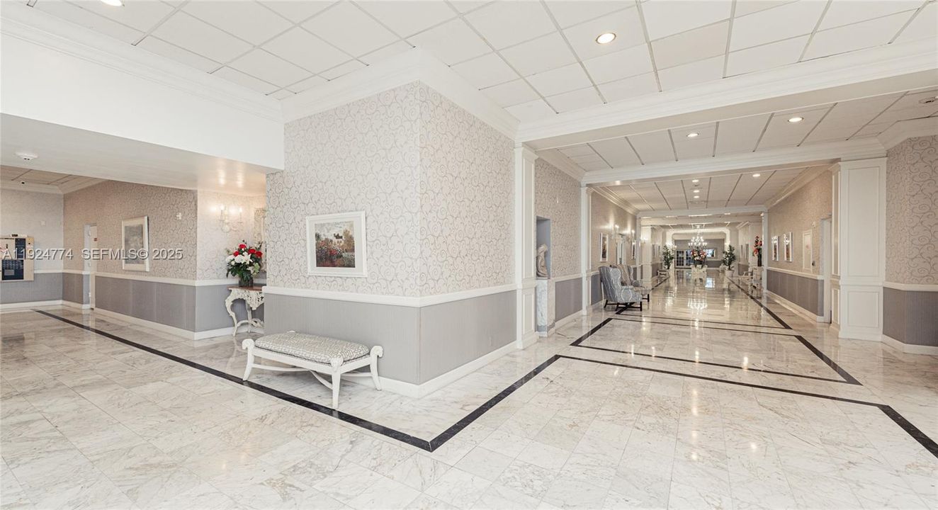 For Rent: $2,150 (1 beds, 1 baths, 900 Square Feet)