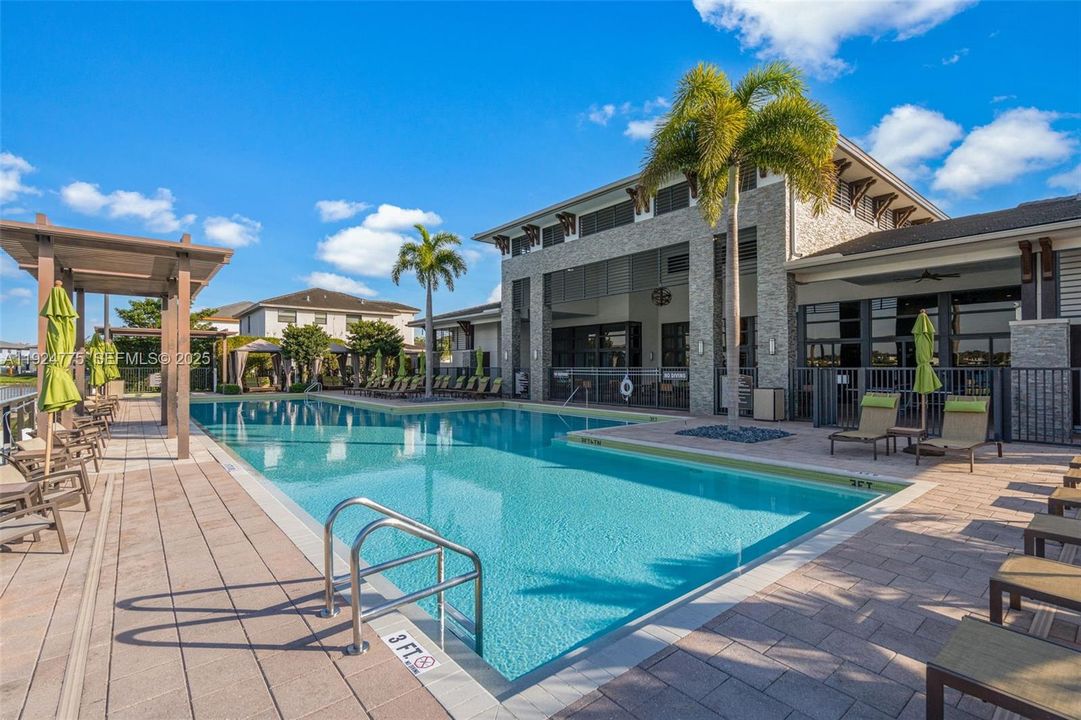 For Sale: $615,000 (3 beds, 2 baths, 1838 Square Feet)