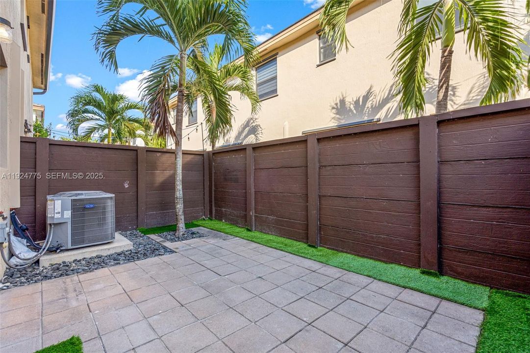 For Sale: $615,000 (3 beds, 2 baths, 1838 Square Feet)