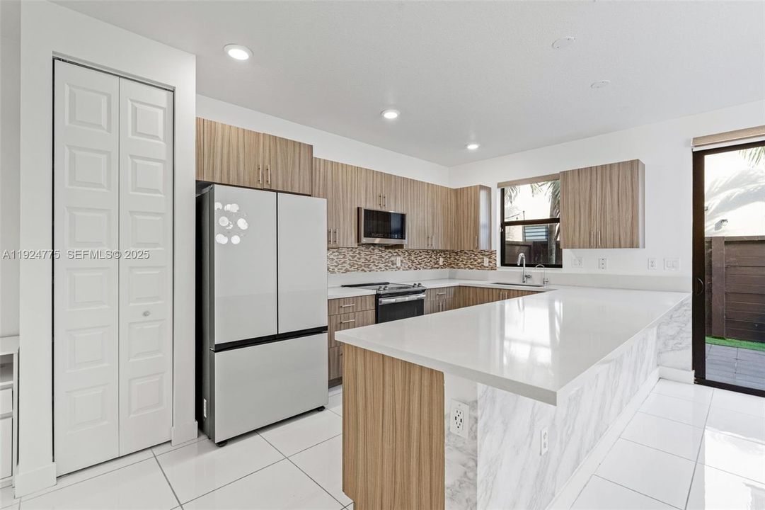 For Sale: $615,000 (3 beds, 2 baths, 1838 Square Feet)