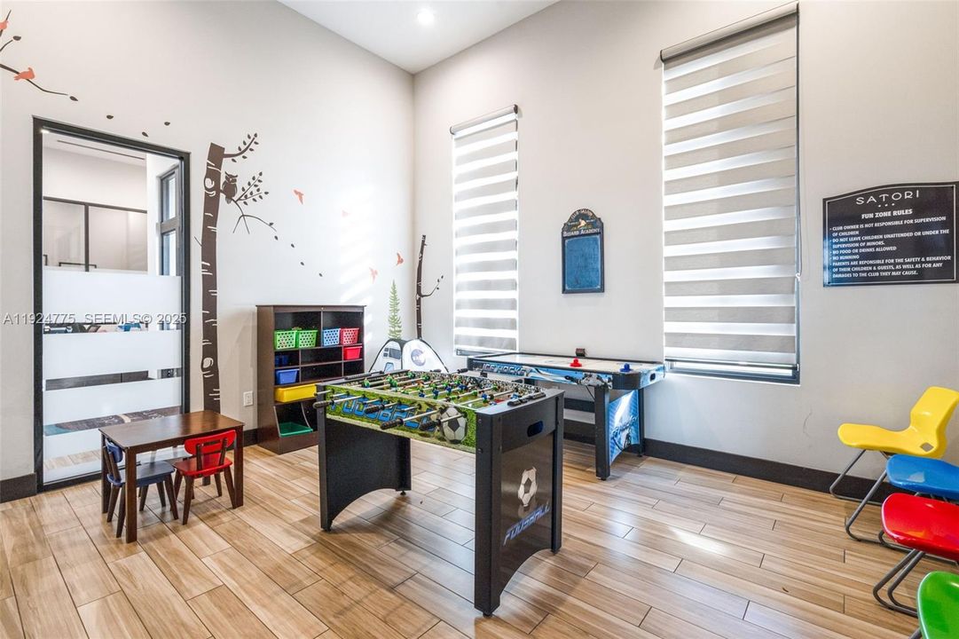 For Sale: $615,000 (3 beds, 2 baths, 1838 Square Feet)