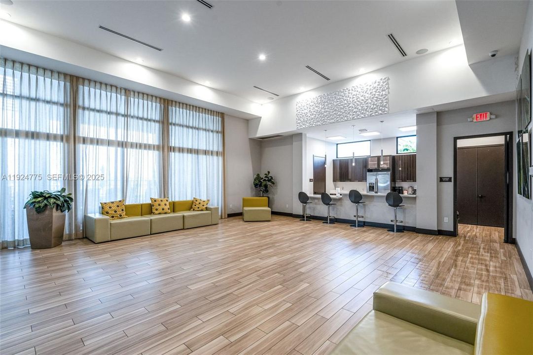 For Sale: $615,000 (3 beds, 2 baths, 1838 Square Feet)