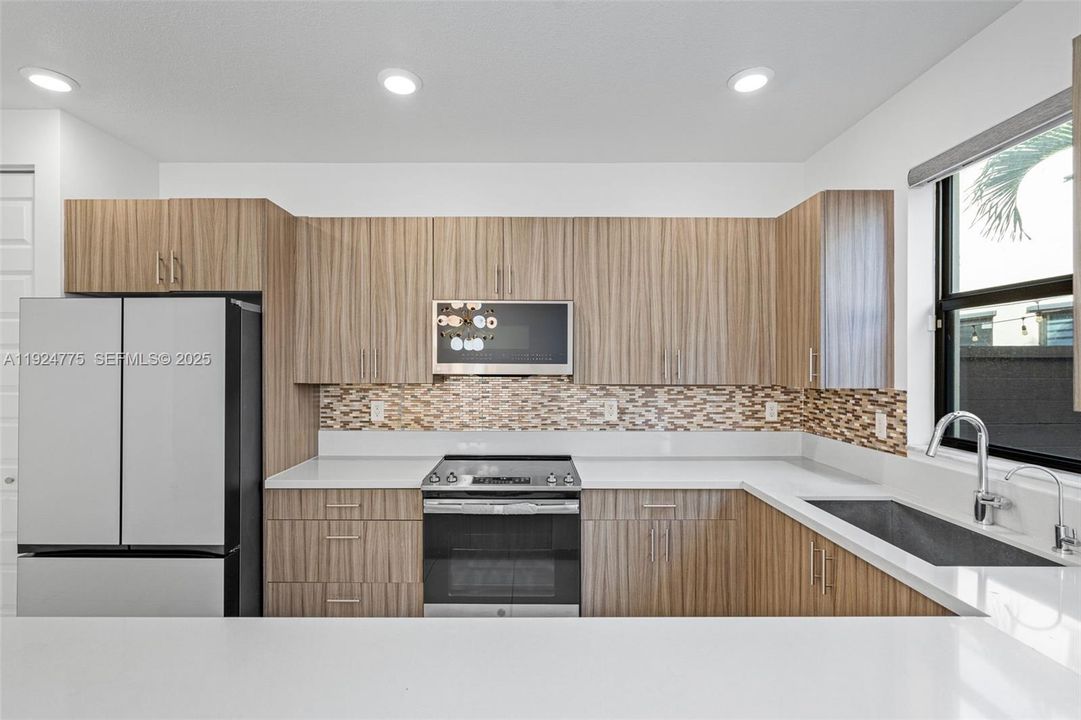 For Sale: $615,000 (3 beds, 2 baths, 1838 Square Feet)