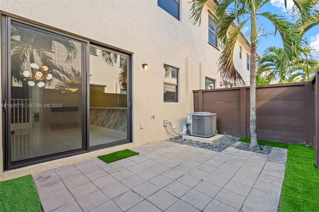 For Sale: $615,000 (3 beds, 2 baths, 1838 Square Feet)