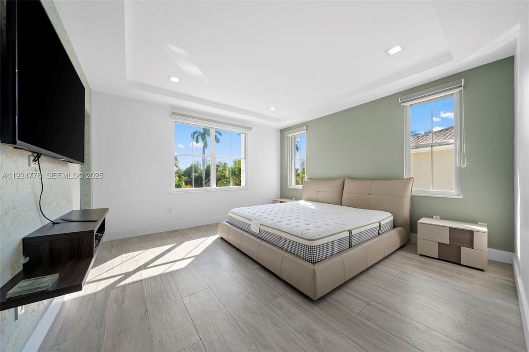 For Rent: $10,000 (4 beds, 2 baths, 2423 Square Feet)