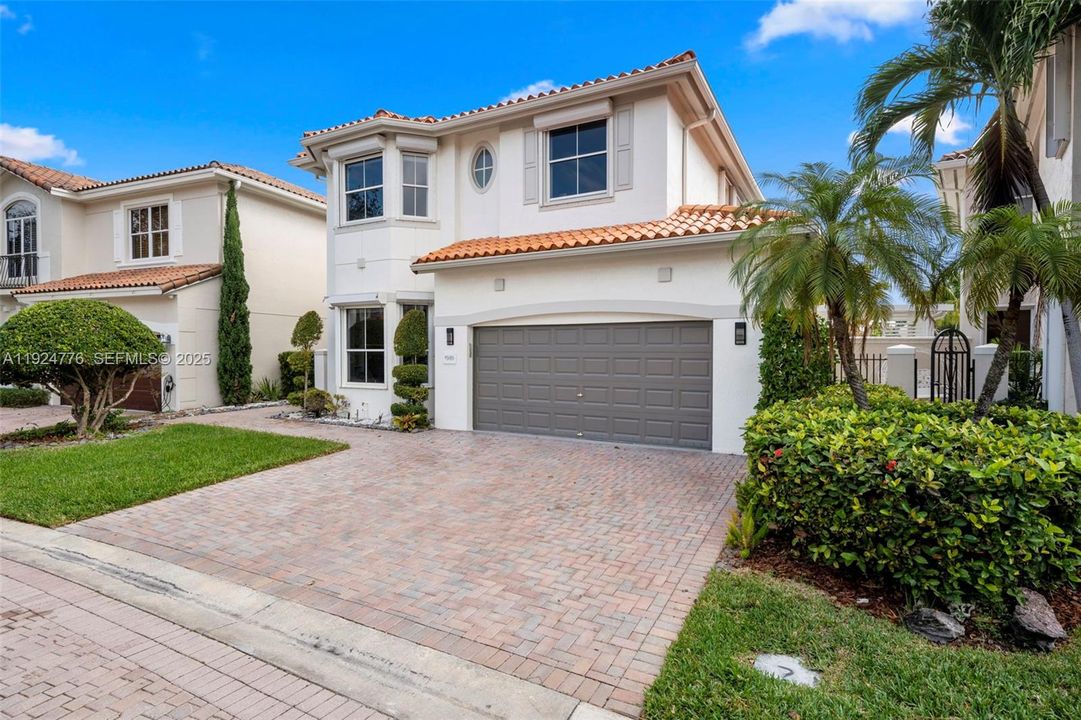 For Rent: $10,000 (4 beds, 2 baths, 2423 Square Feet)